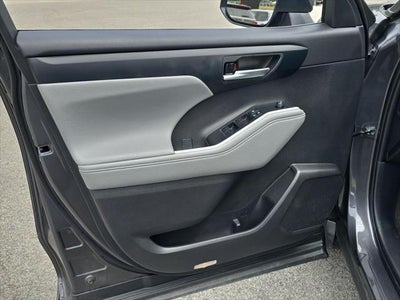 2025 Toyota Highlander XLE