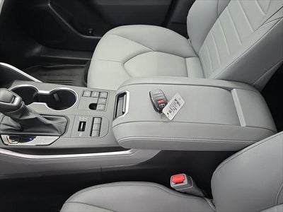 2025 Toyota Highlander XLE