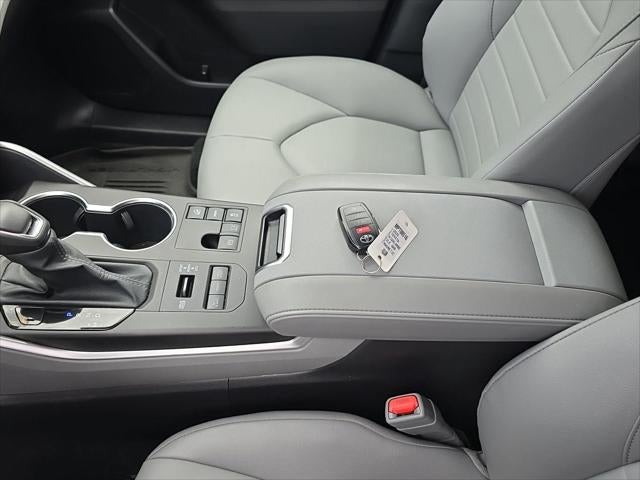 2025 Toyota Highlander XLE