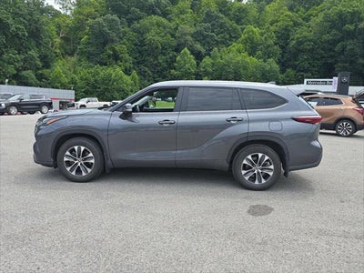 2025 Toyota Highlander XLE