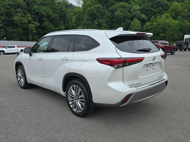 2023 Toyota Highlander Platinum
