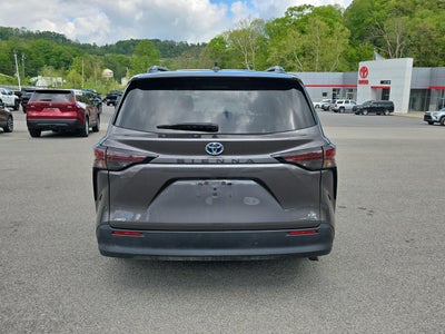 2023 Toyota Sienna LE 8-Passenger