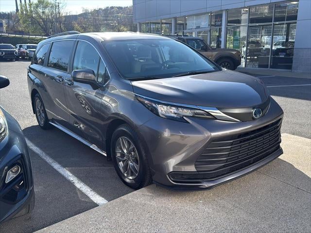 2023 Toyota Sienna LE 8-Passenger