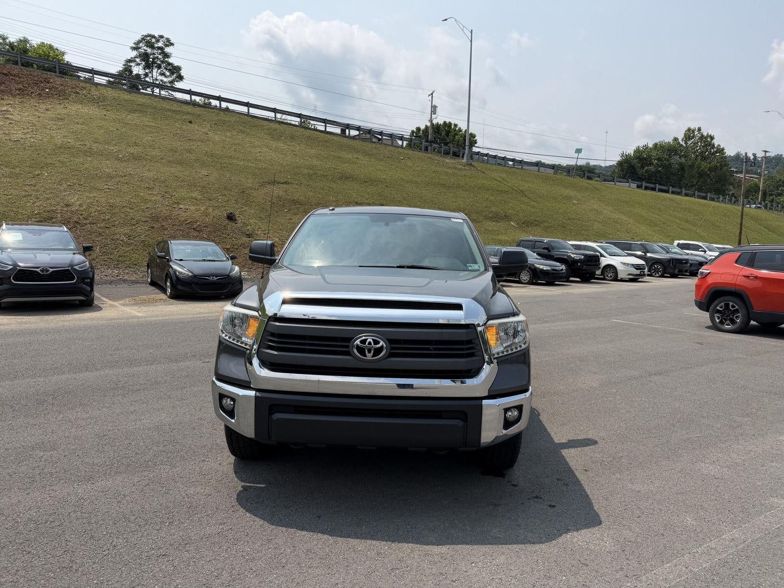 2014 Toyota Tundra SR5