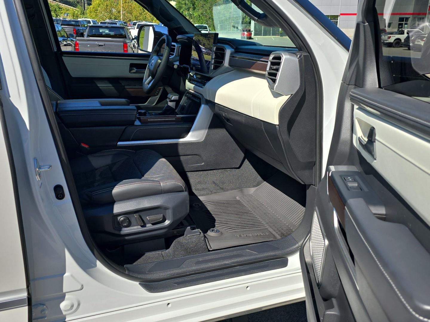 2025 Toyota Tundra Capstone HV