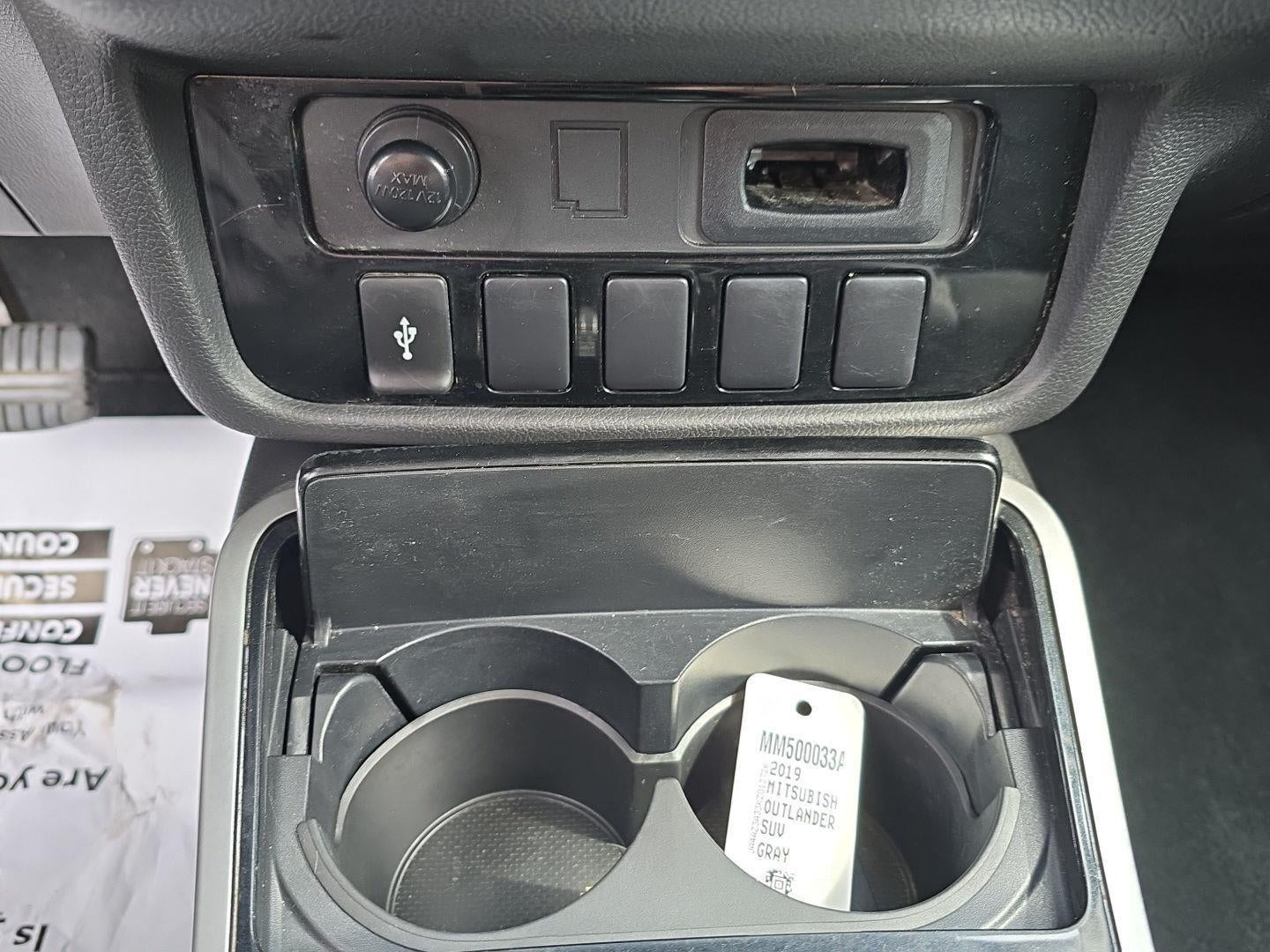 2019 Mitsubishi Outlander SE