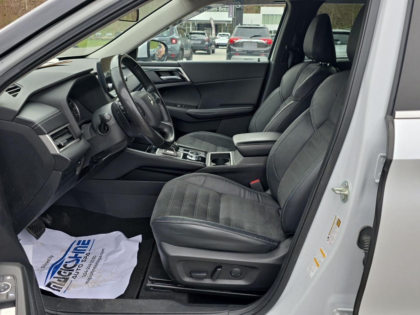 2022 Mitsubishi Outlander SE