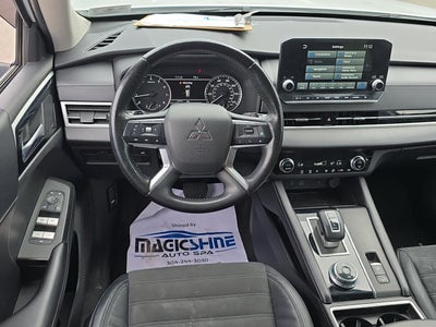 2022 Mitsubishi Outlander SE