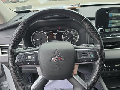 2022 Mitsubishi Outlander SE
