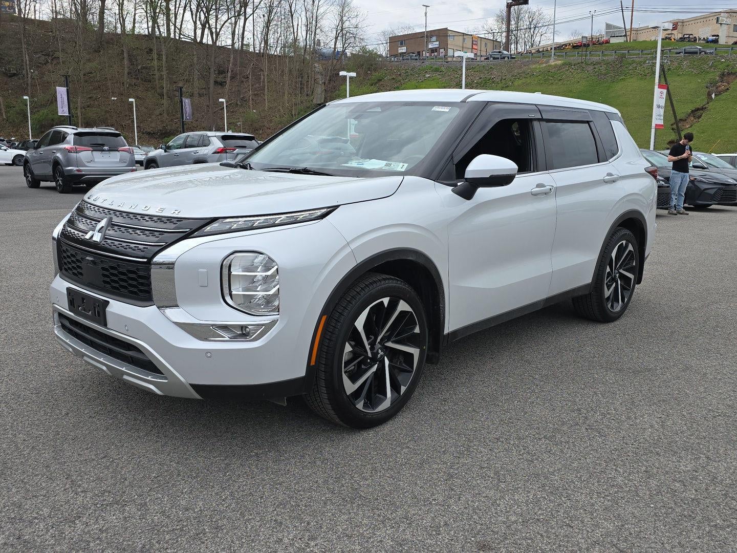 2022 Mitsubishi Outlander SE
