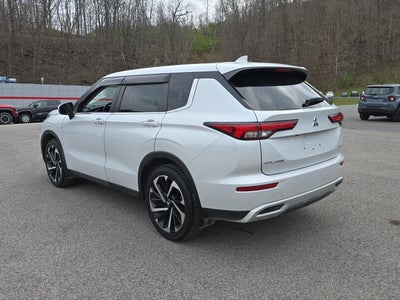2022 Mitsubishi Outlander SE