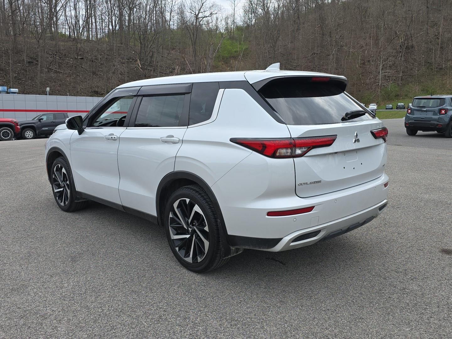 2022 Mitsubishi Outlander SE