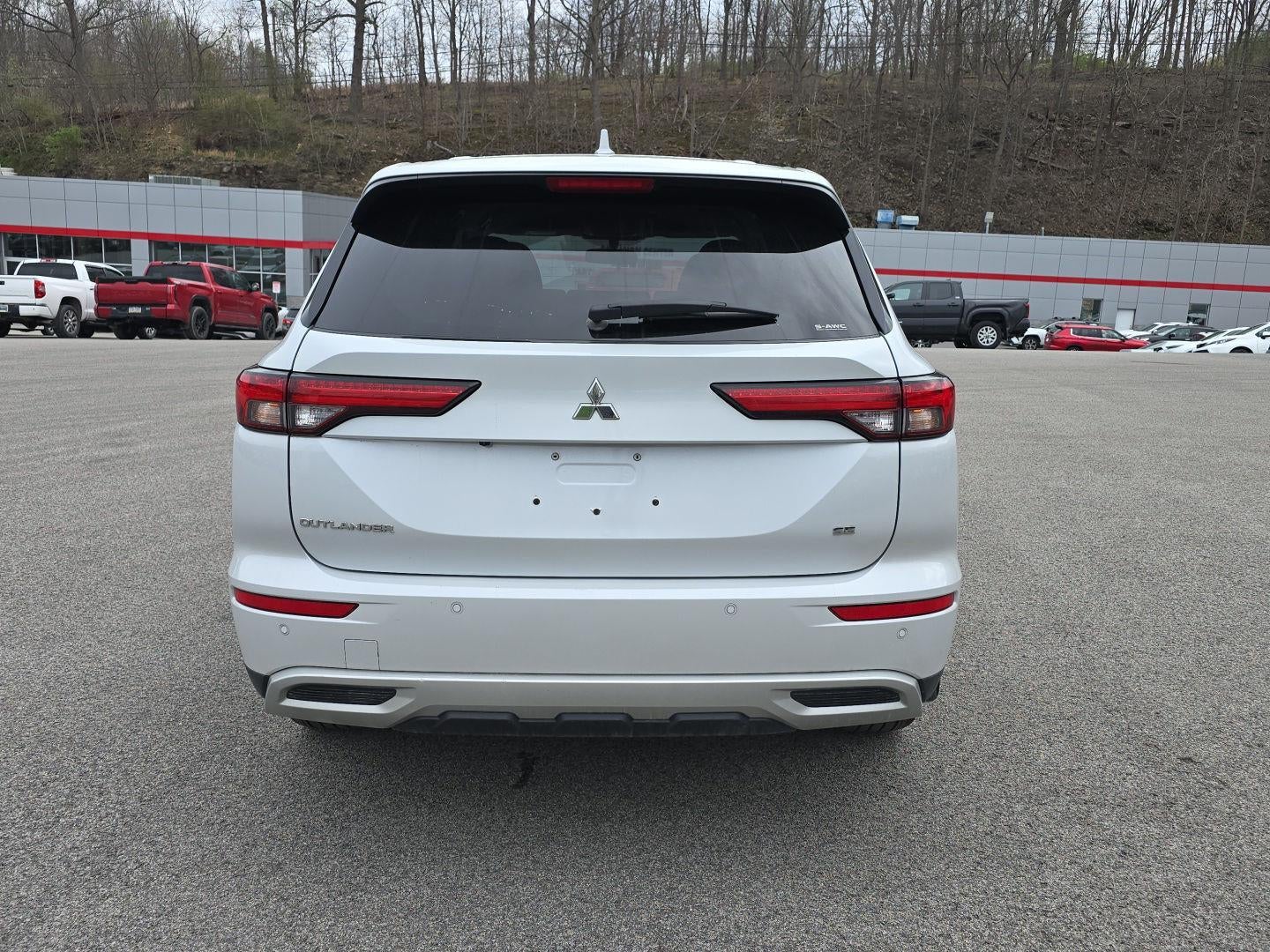 2022 Mitsubishi Outlander SE