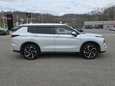 2022 Mitsubishi Outlander SE