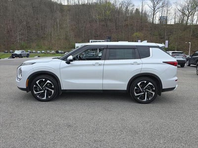 2022 Mitsubishi Outlander SE