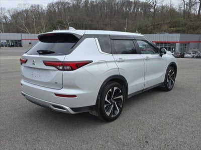 2022 Mitsubishi Outlander SE
