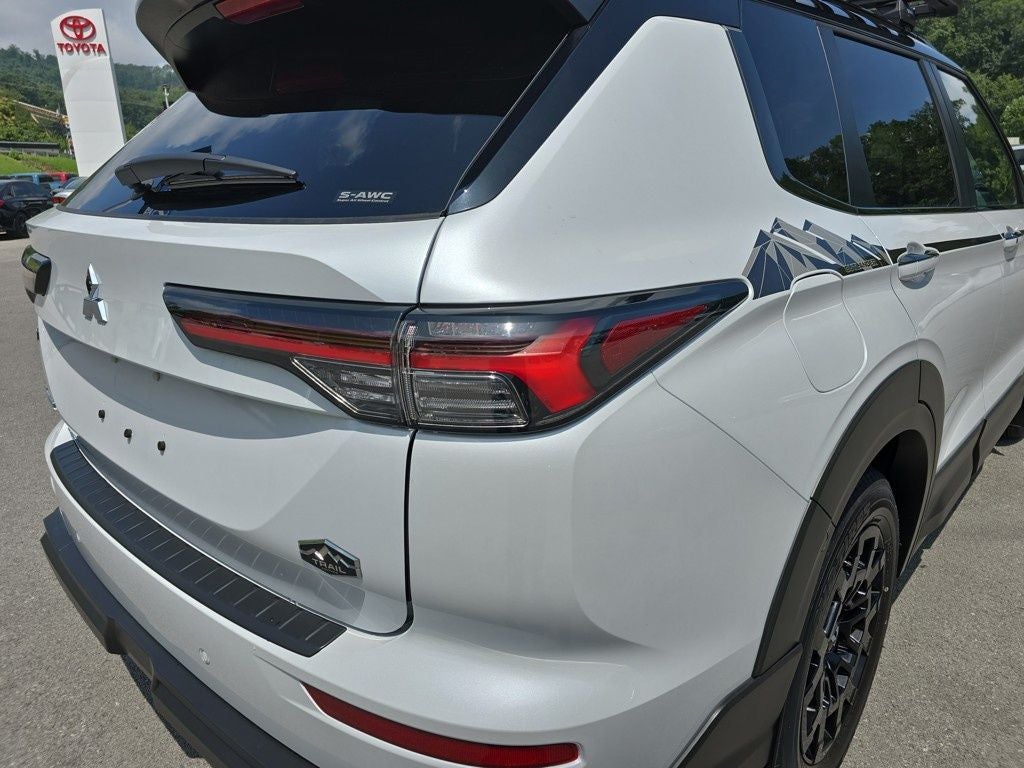 2025 Mitsubishi Outlander Trail Edition