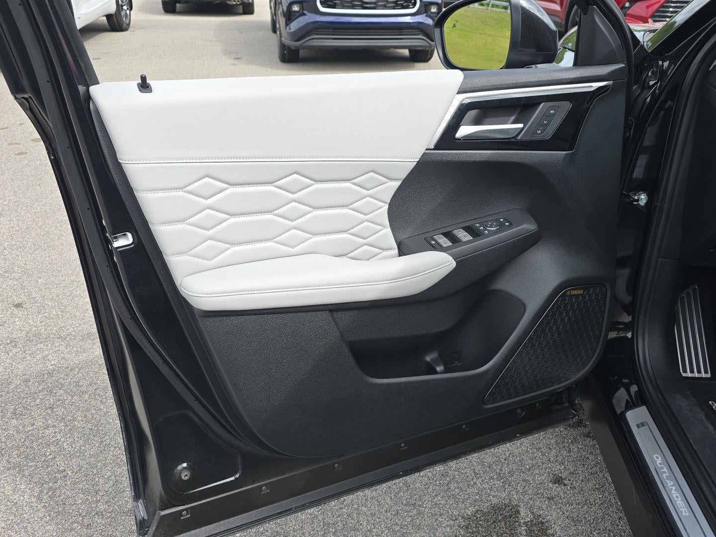 2025 Mitsubishi Outlander Platinum Edition