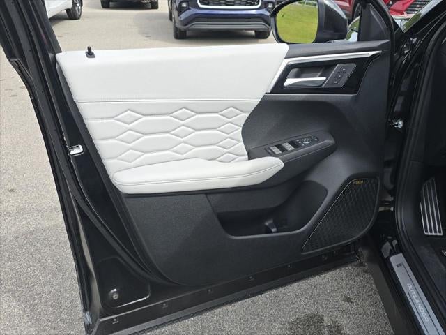 2025 Mitsubishi Outlander Platinum Edition
