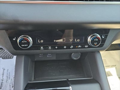 2025 Mitsubishi Outlander Plug-In Hybrid ES