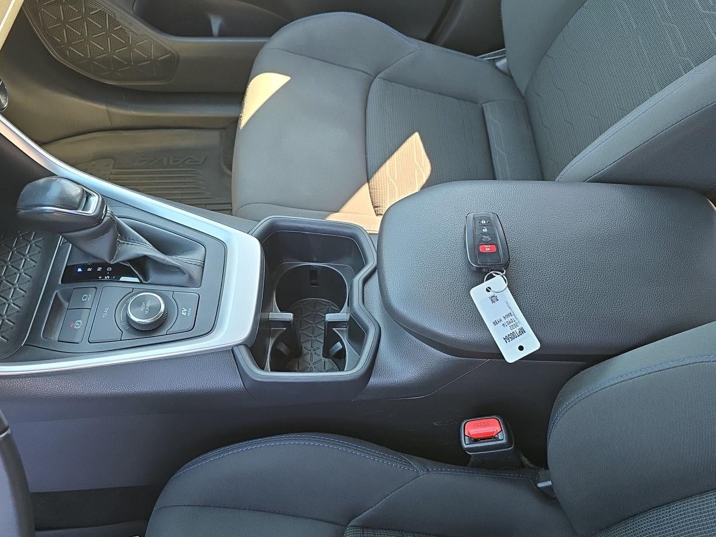 2022 Toyota RAV4 Hybrid SE