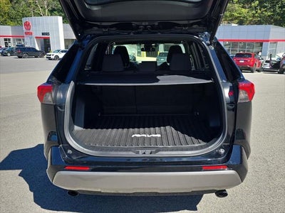 2022 Toyota RAV4 Hybrid SE