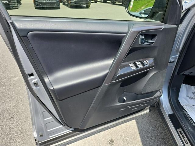 2018 Toyota RAV4 Hybrid SE