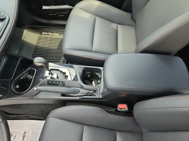 2018 Toyota RAV4 Hybrid SE