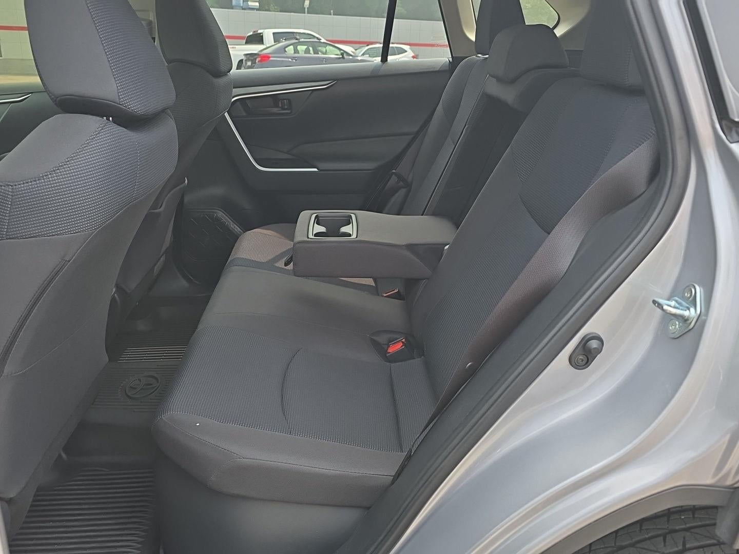 2022 Toyota RAV4 Hybrid LE