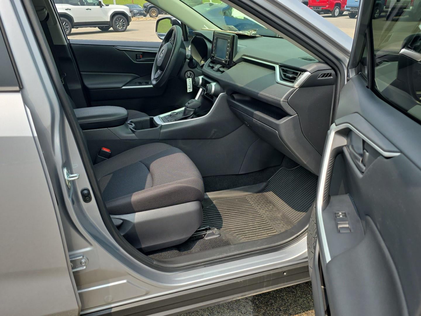 2022 Toyota RAV4 Hybrid LE