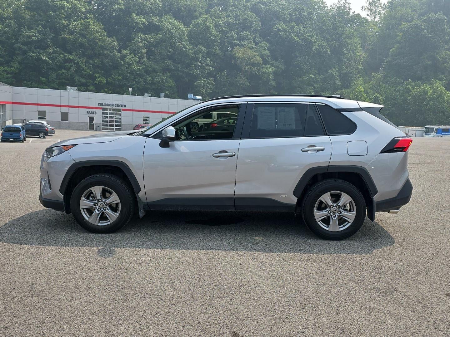 2022 Toyota RAV4 Hybrid LE