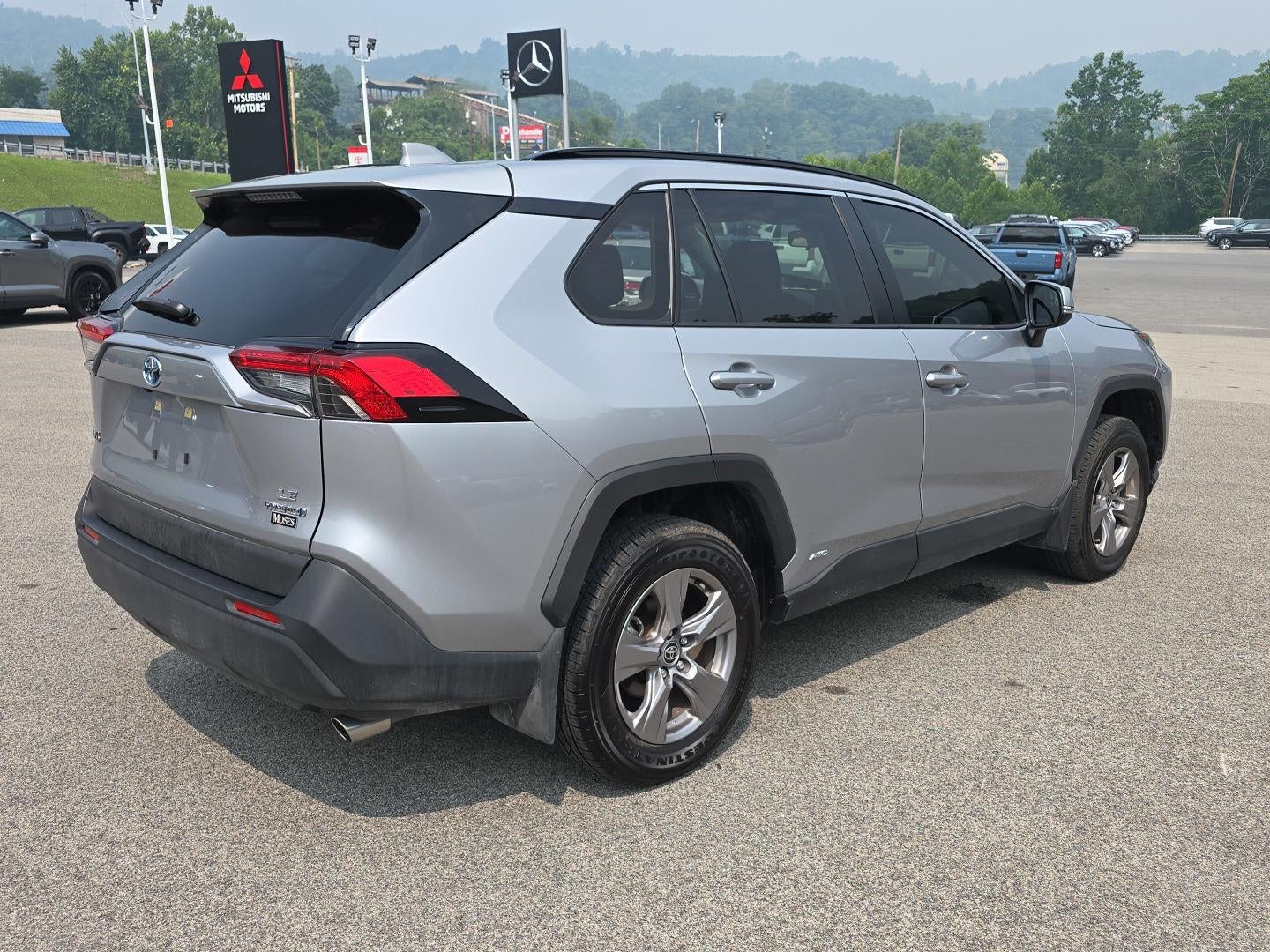 2022 Toyota RAV4 Hybrid LE