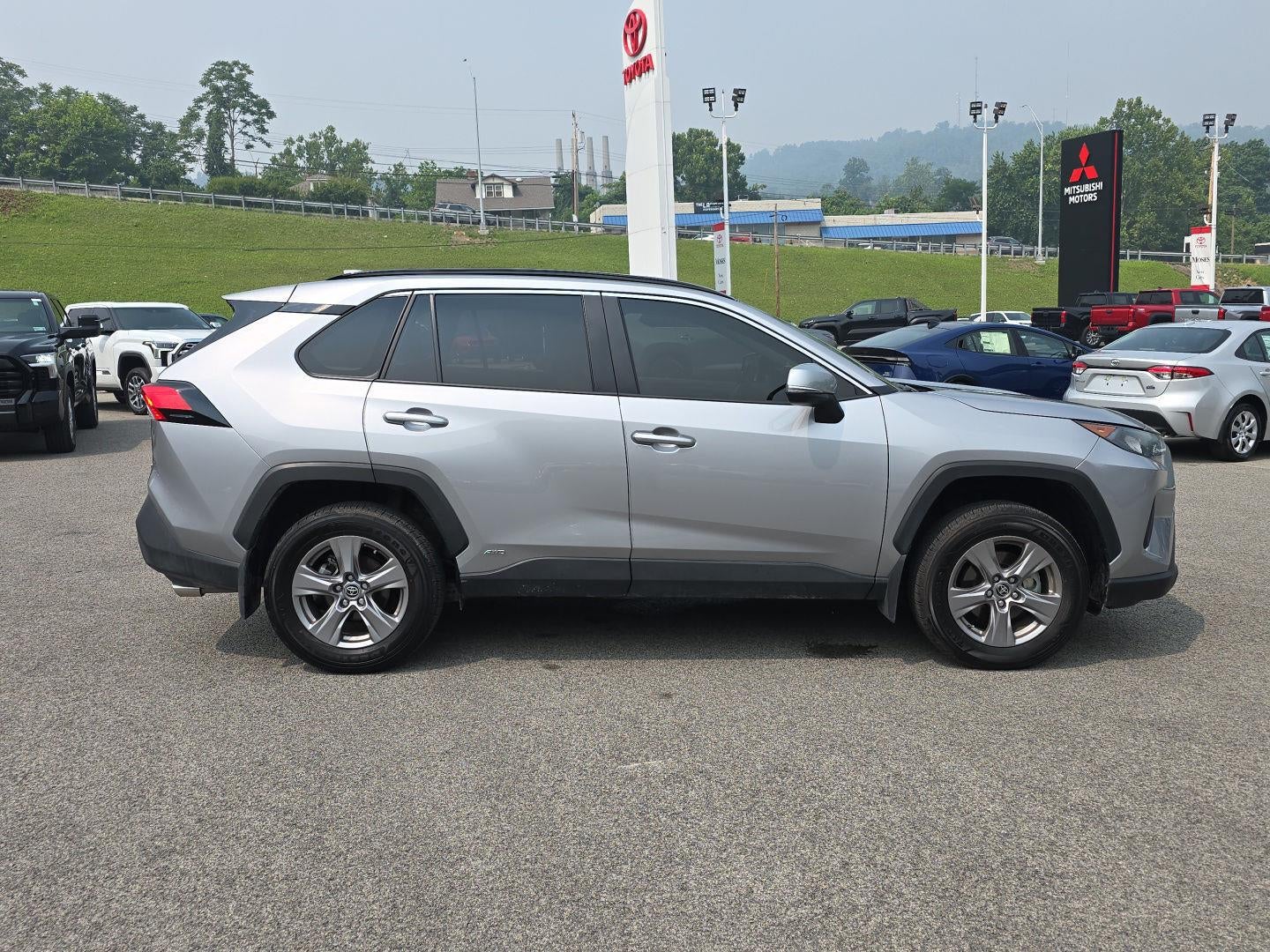 2022 Toyota RAV4 Hybrid LE