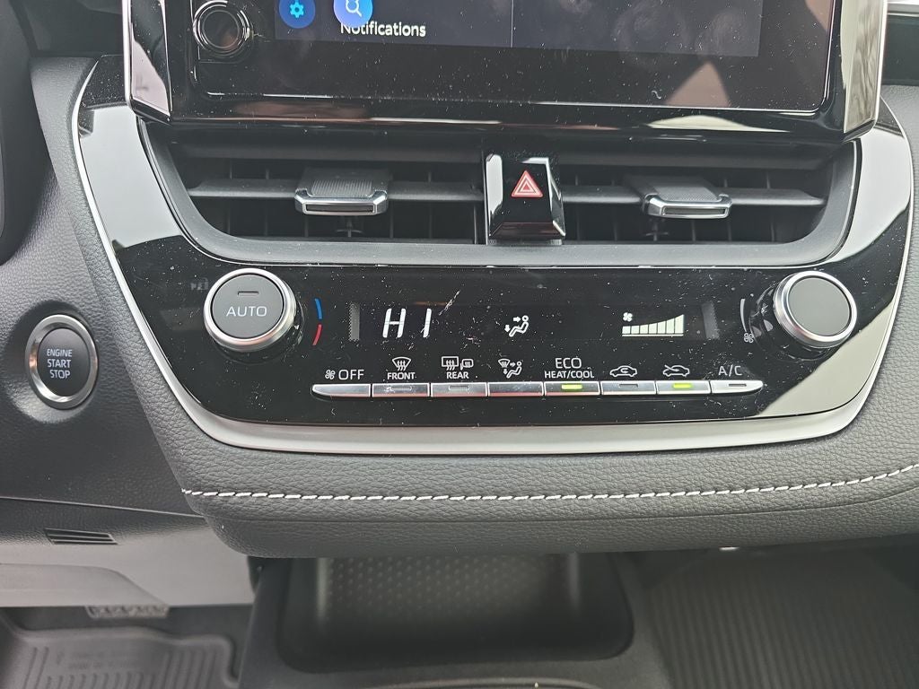 2025 Toyota Corolla Hatchback SE