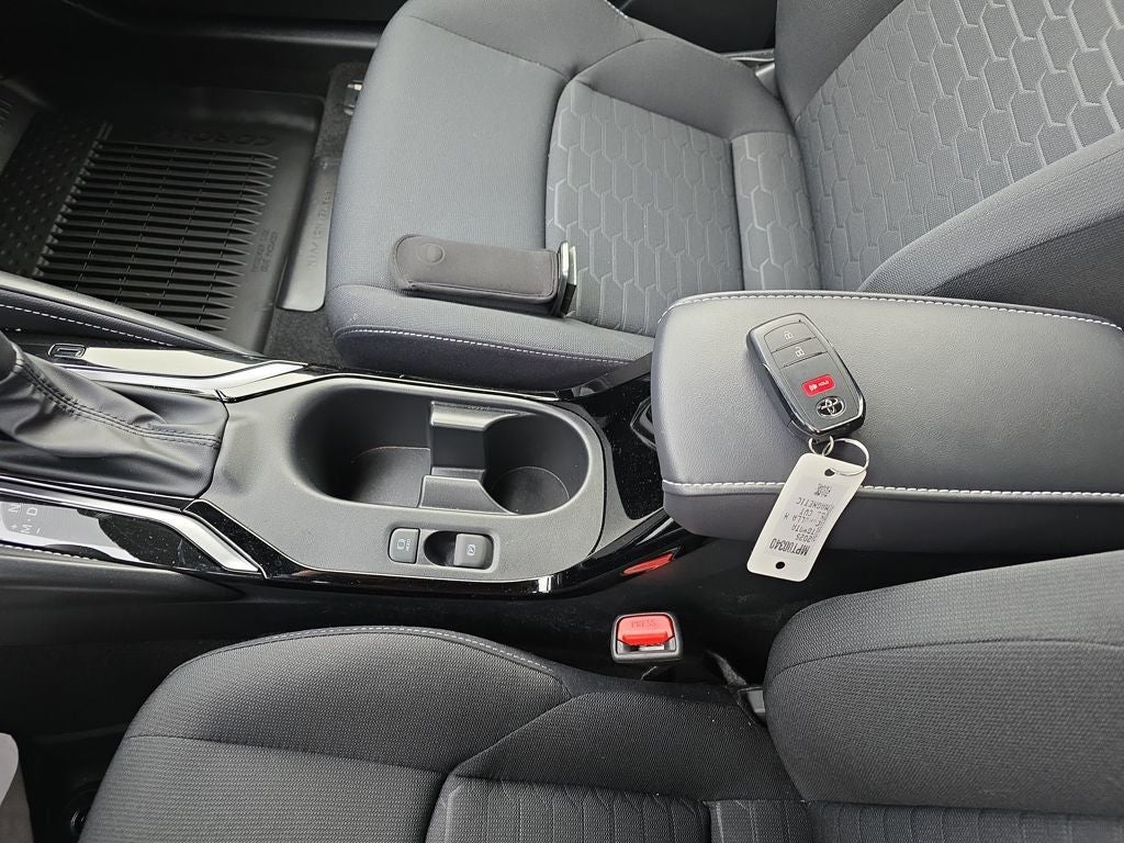 2025 Toyota Corolla Hatchback SE