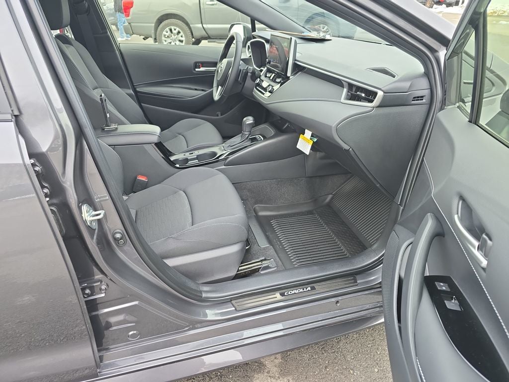 2025 Toyota Corolla Hatchback SE