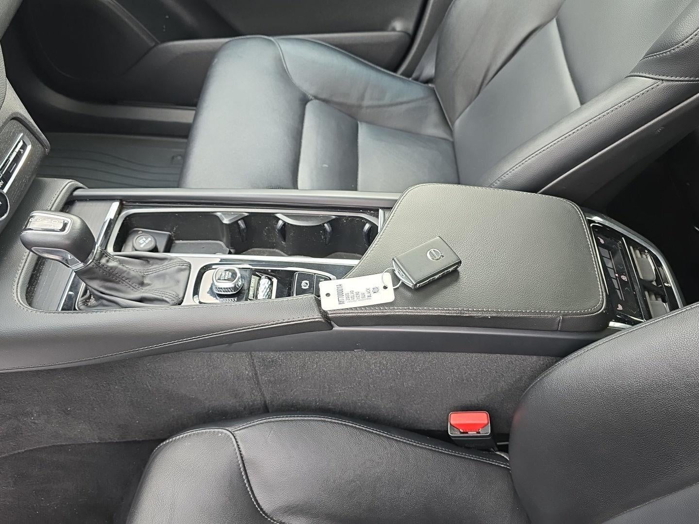 2020 Volvo Xc90 Momentum