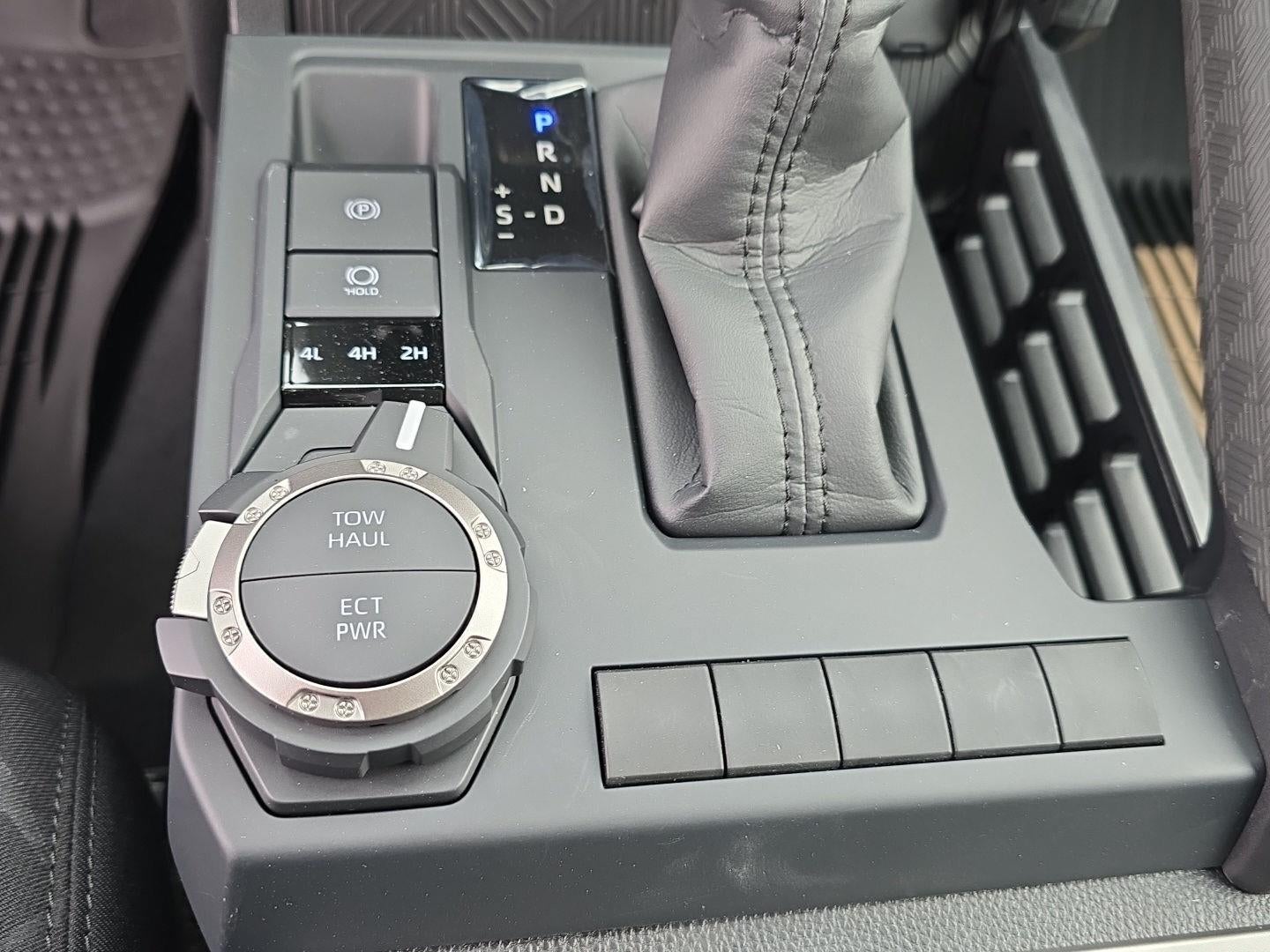 2026 Toyota Tacoma SR5 - Photo 25