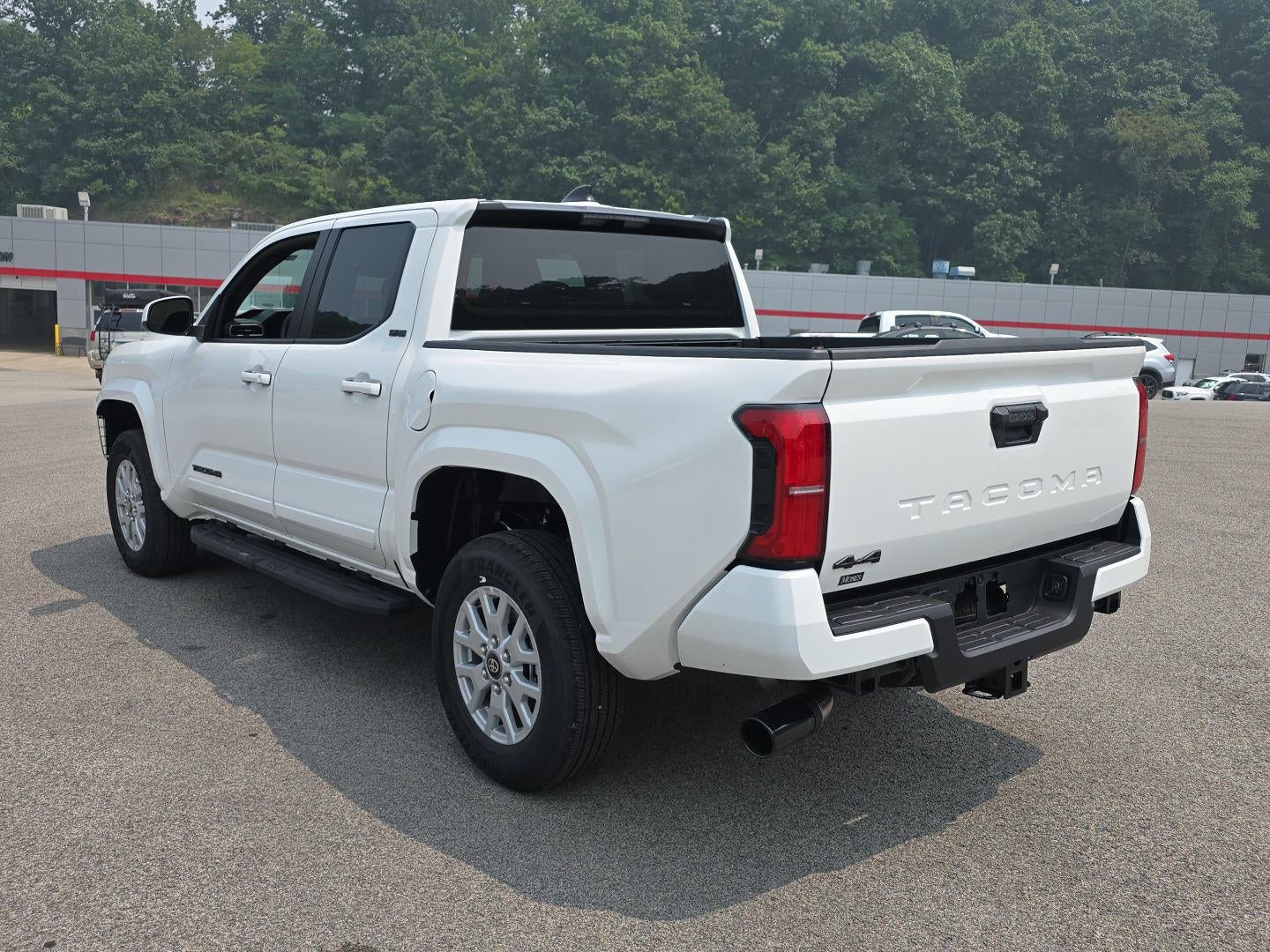 2026 Toyota Tacoma SR5 - Photo 6