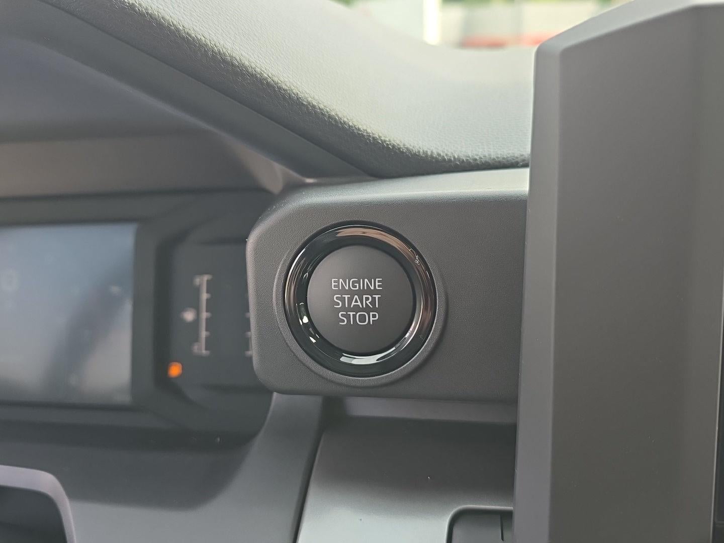 2026 Toyota TACOMA 4WD SR5