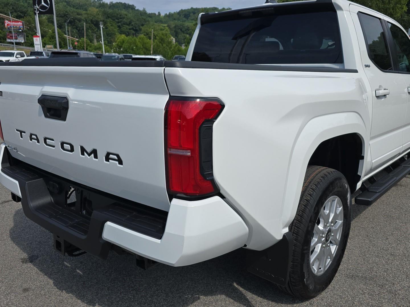 2026 Toyota TACOMA 4WD SR5