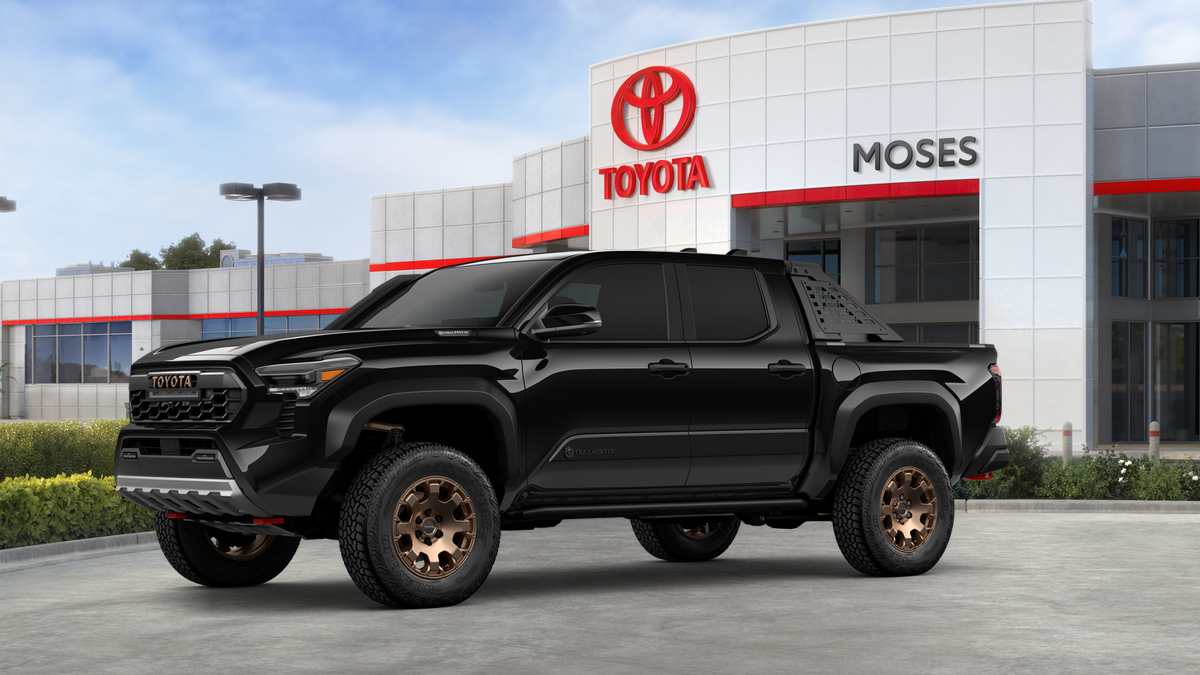 2025 Toyota Tacoma i-FORCE MAX Tacoma Trailhunter