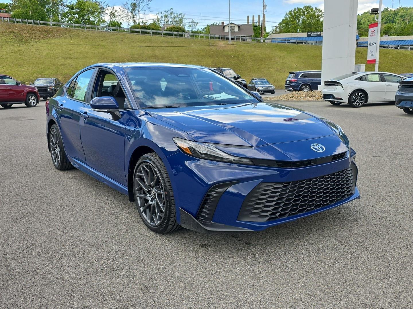 2026 Toyota Camry SE AWD