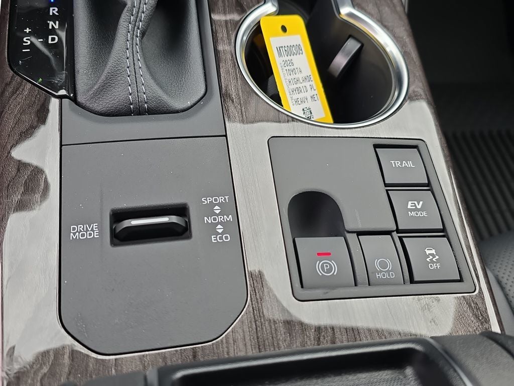 2026 Toyota Highlander Hybrid Platinum