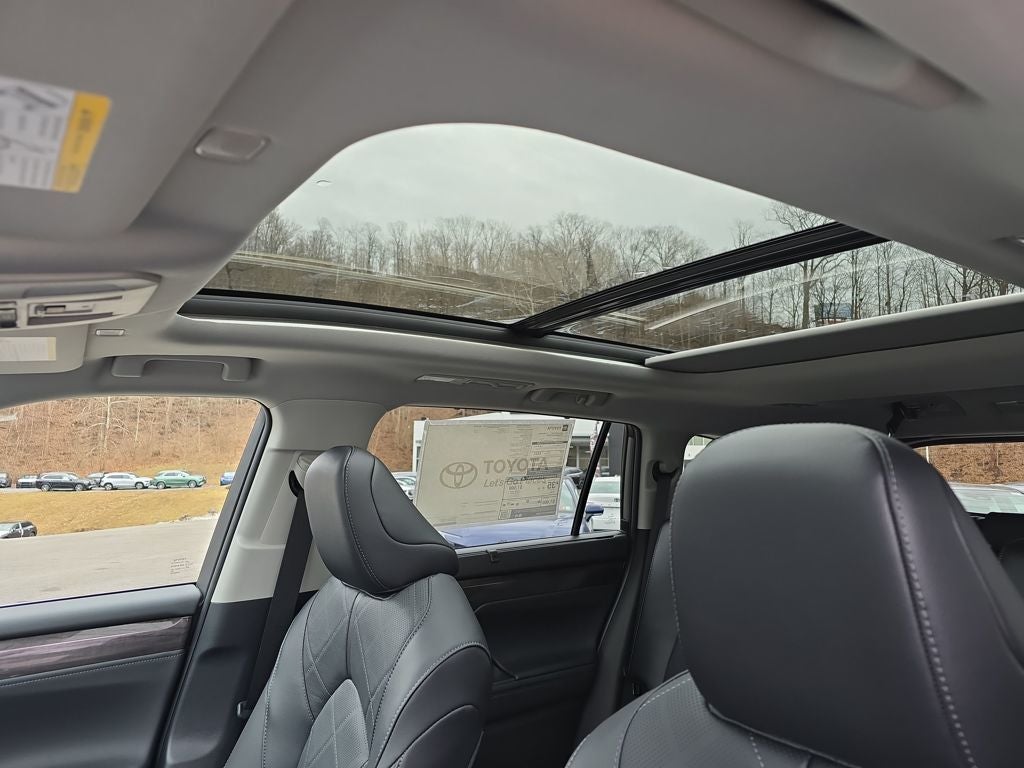 2026 Toyota Highlander Hybrid Platinum