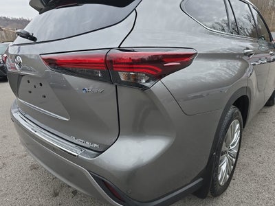 2026 Toyota Highlander Hybrid Platinum