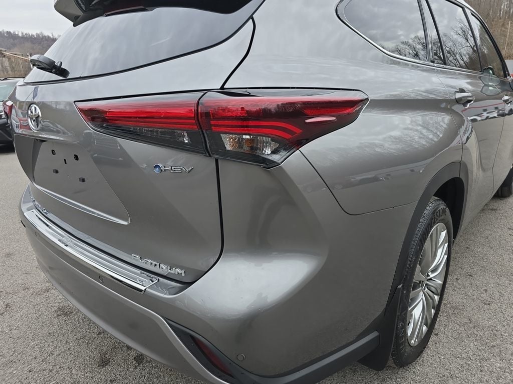 2026 Toyota Highlander Hybrid Platinum