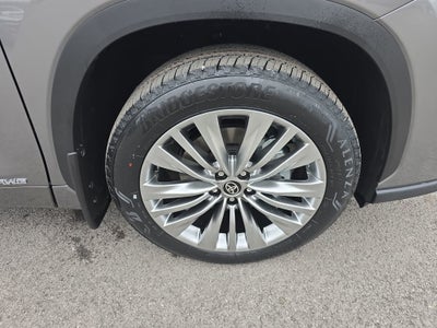 2026 Toyota Highlander Hybrid Platinum