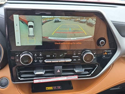 2026 Toyota Highlander Hybrid Platinum