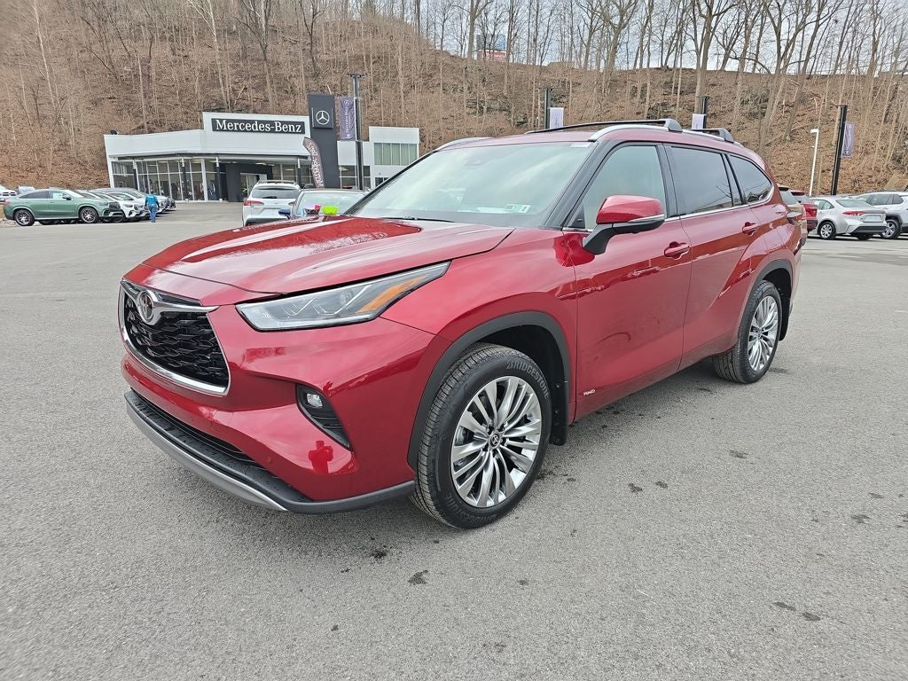 2026 Toyota Highlander Hybrid Platinum